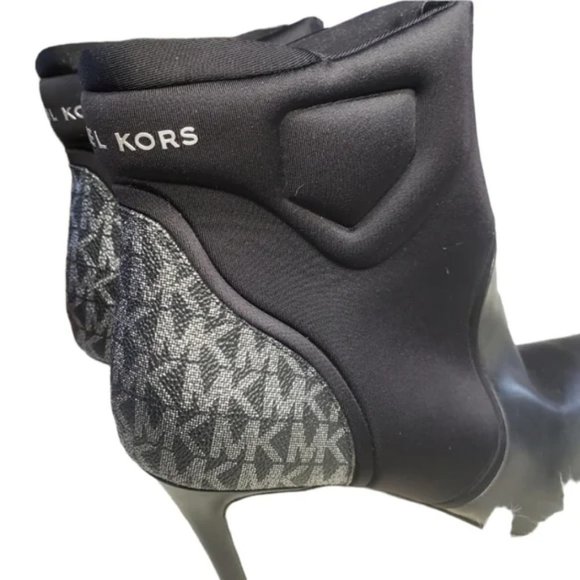 MICHAEL KORS UMA LEATHER AND SCUBA ANKLE BOOTS - Picture 5 of 8